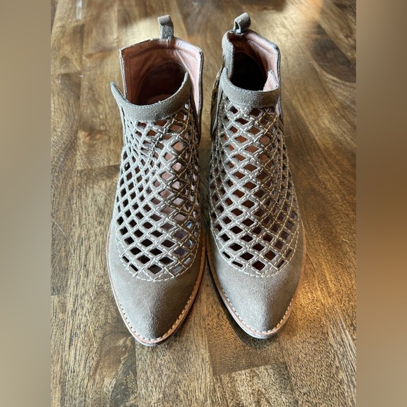 Jeffrey Campbell Taggart Suede Ankle Booties Size 7.5 - Picture 3 of 10